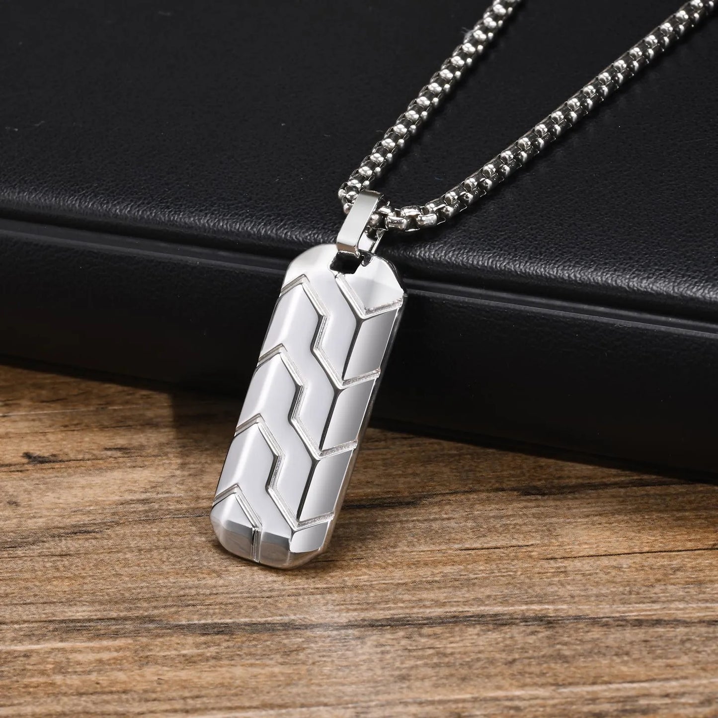 Vnox Cool Tire Pattern Necklaces for Men Boys, Stainless Steel Geometric Bar Pendant Collar, Punk Stylish Gifts for Him